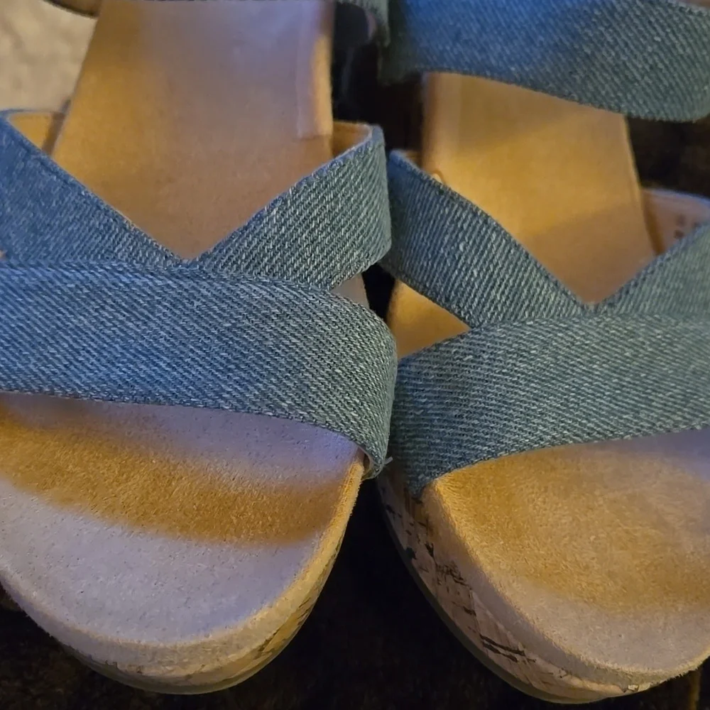 LifeStride Danita Blue Chambray Denim Cork Wedge Sandal Stretch Slingback 8 EUC - Picture 9 of 10